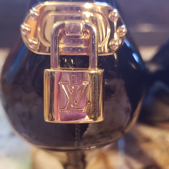 ⭐ SOLD ⭐ Authentic Louis Vuitton Heels - Picture 11 of 12